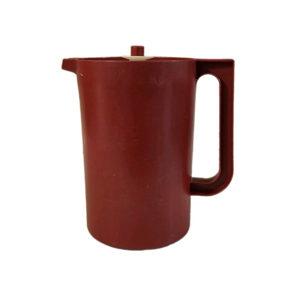 Vintage 1676-1 Tupperware RED Pitcher 2 Quart RETRO Kitchenware Vtg